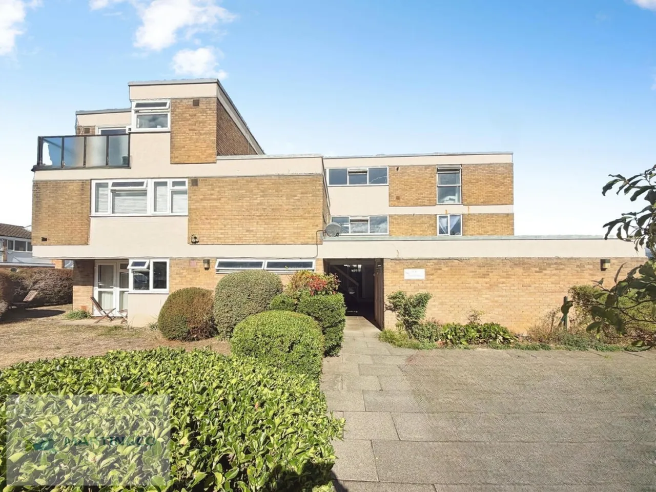 Peregrine Road, TW16, photo 16