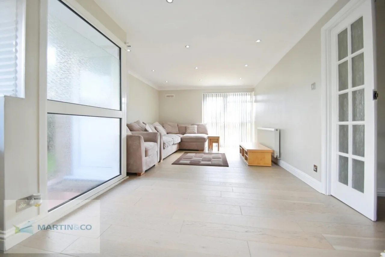 Peregrine Road, TW16, photo 5