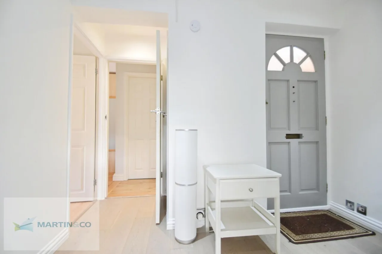 Peregrine Road, TW16, photo 6