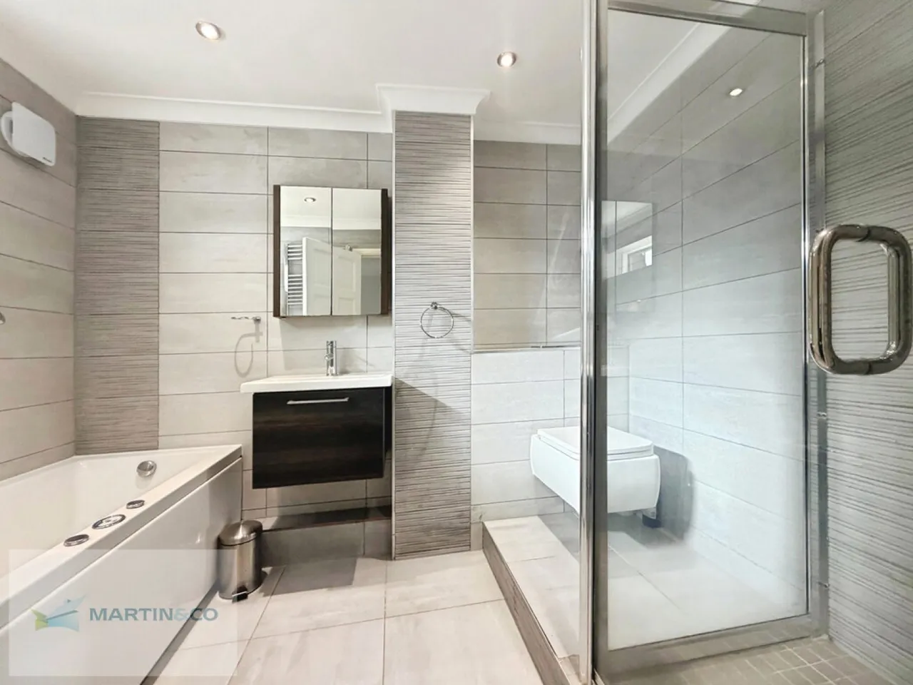 Peregrine Road, TW16, photo 11