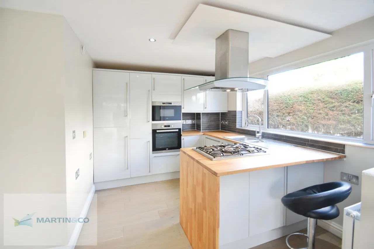 Peregrine Road, TW16, photo 3