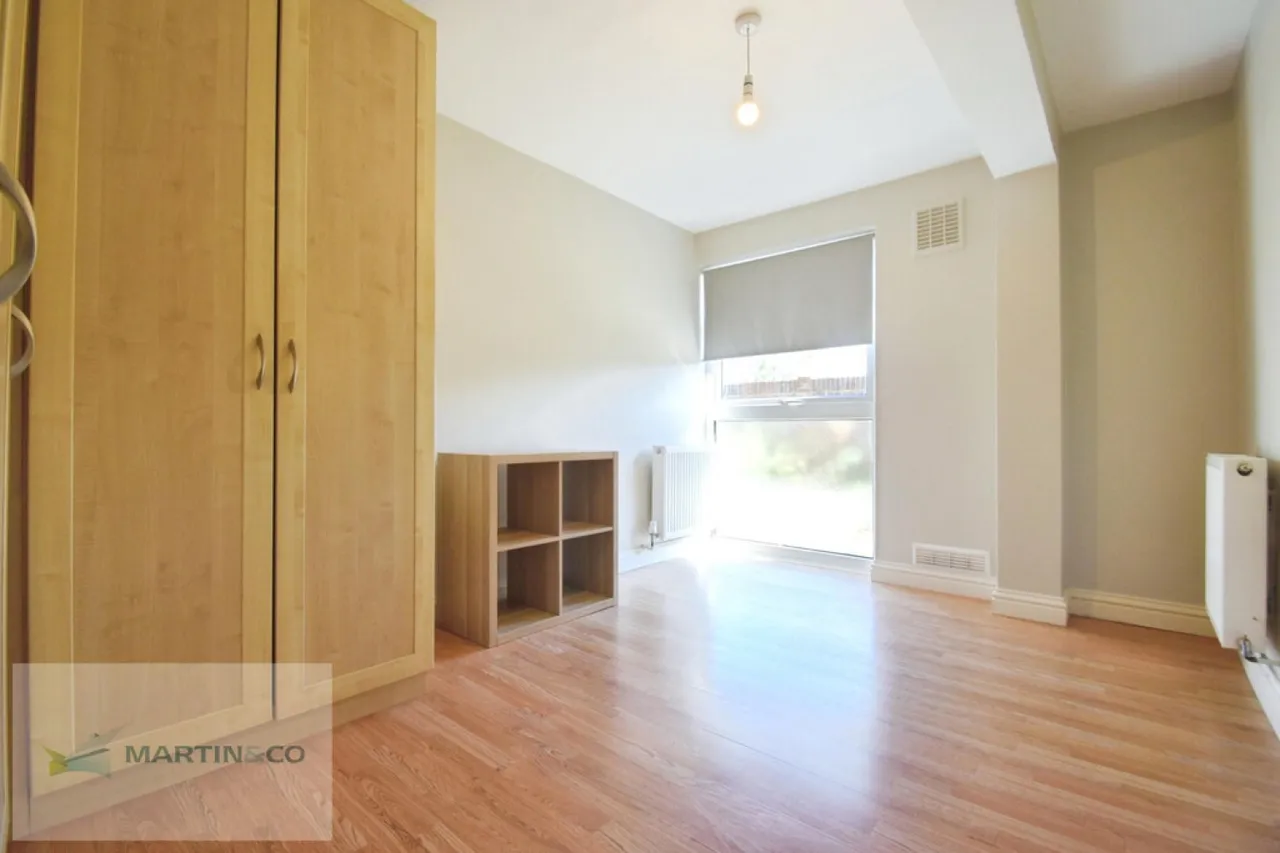 Peregrine Road, TW16, photo 14