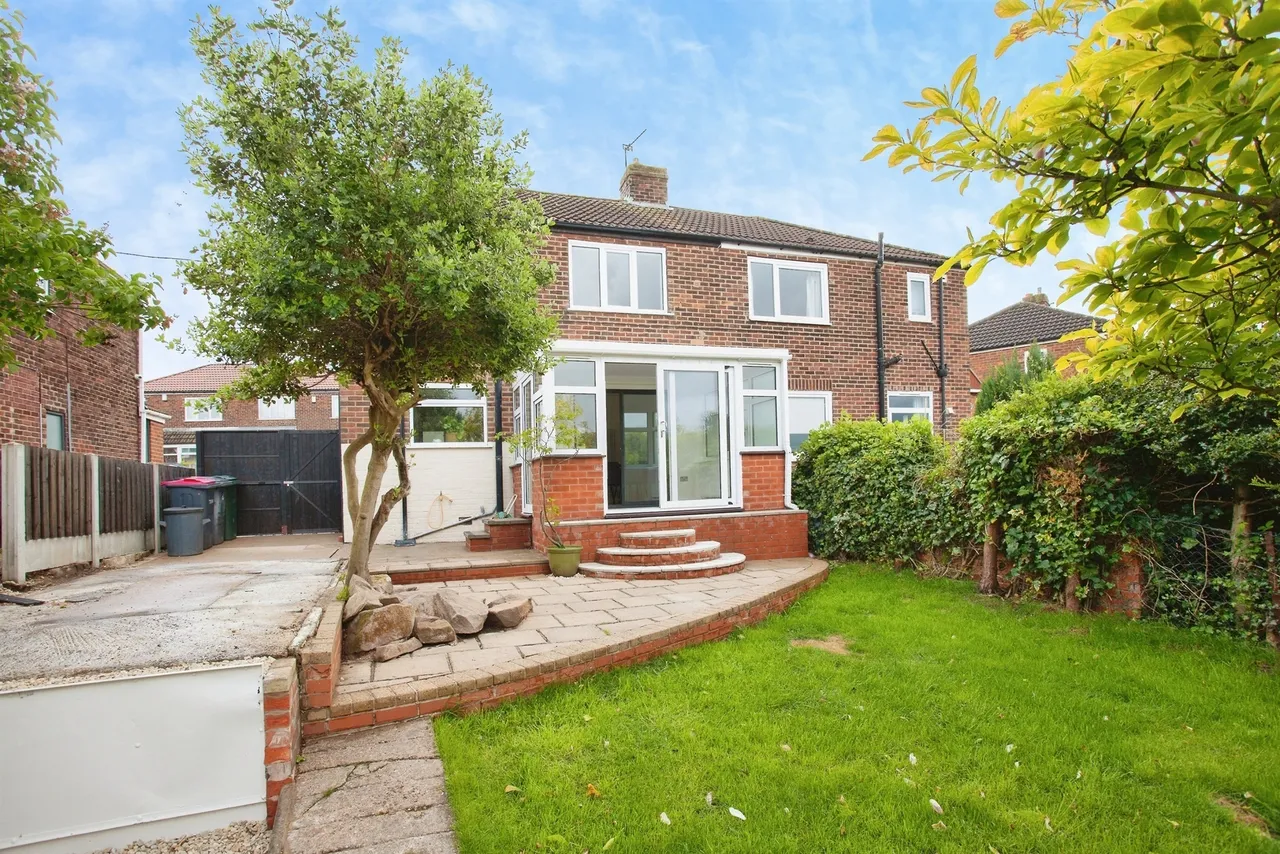 Myrtle Crescent, Wickersley, ROTHERHAM, photo 5
