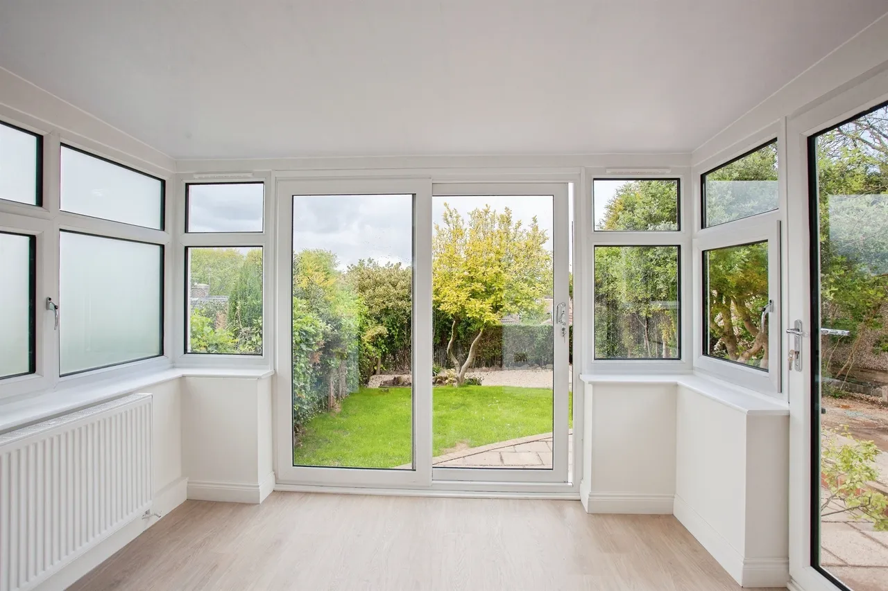 Myrtle Crescent, Wickersley, ROTHERHAM, photo 10