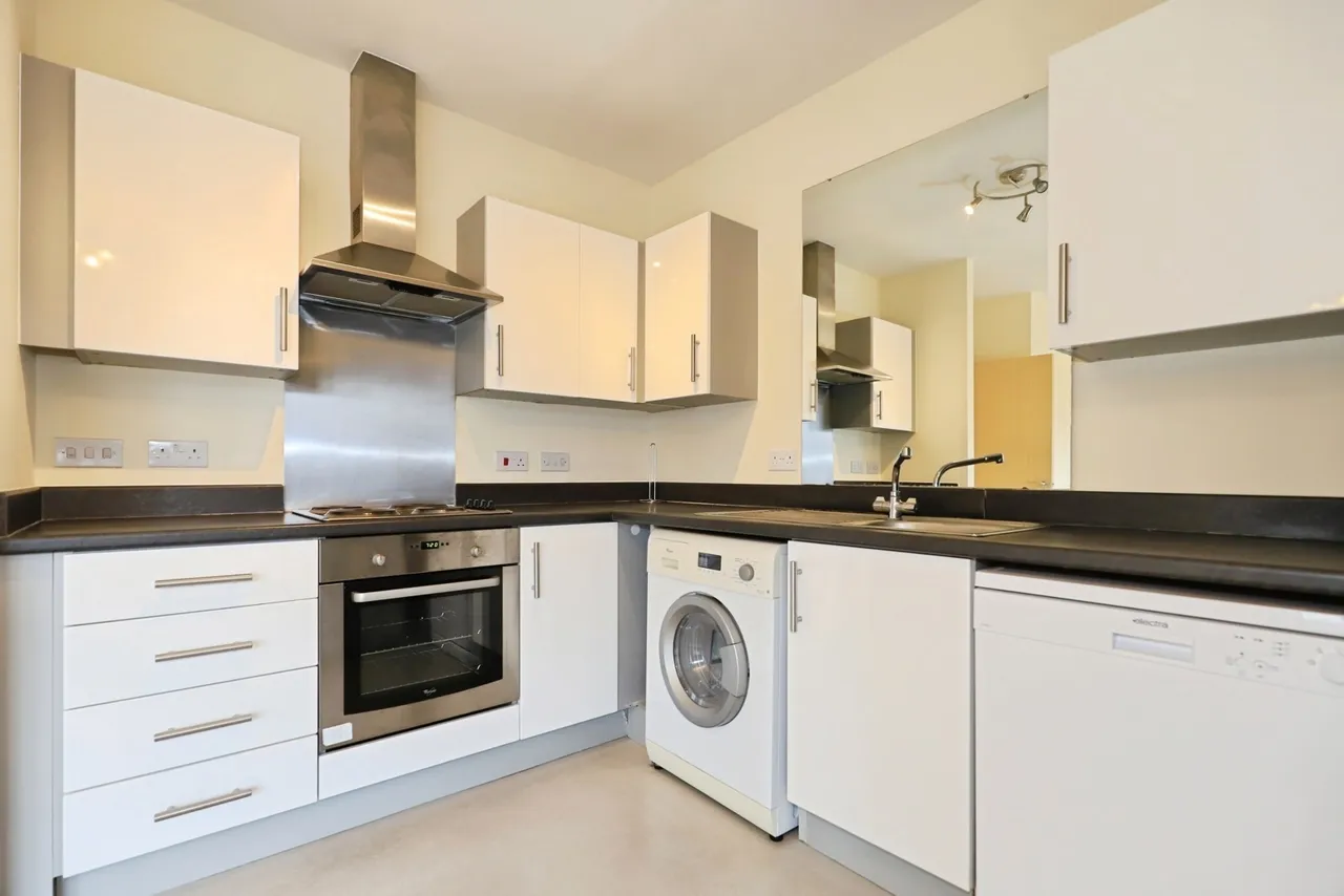 Larch Way, Stourport-on-Severn, DY13, photo 3