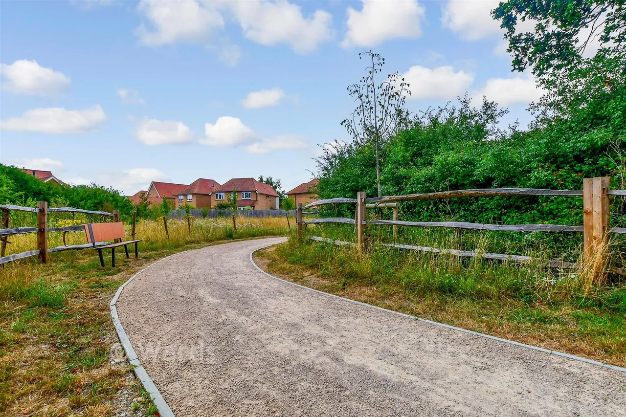 Long Strakes, Staplehurst, TN12, photo 14