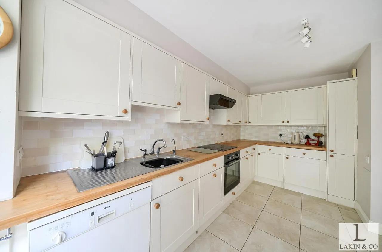 Church Place, Ickenham, UB10 8XB, photo 8