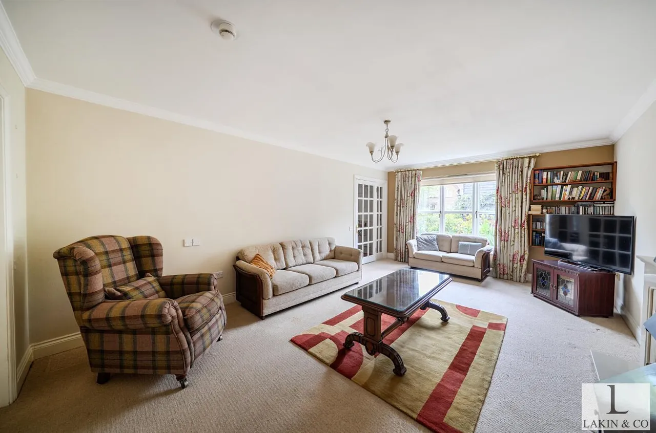 Church Place, Ickenham, UB10 8XB, photo 2