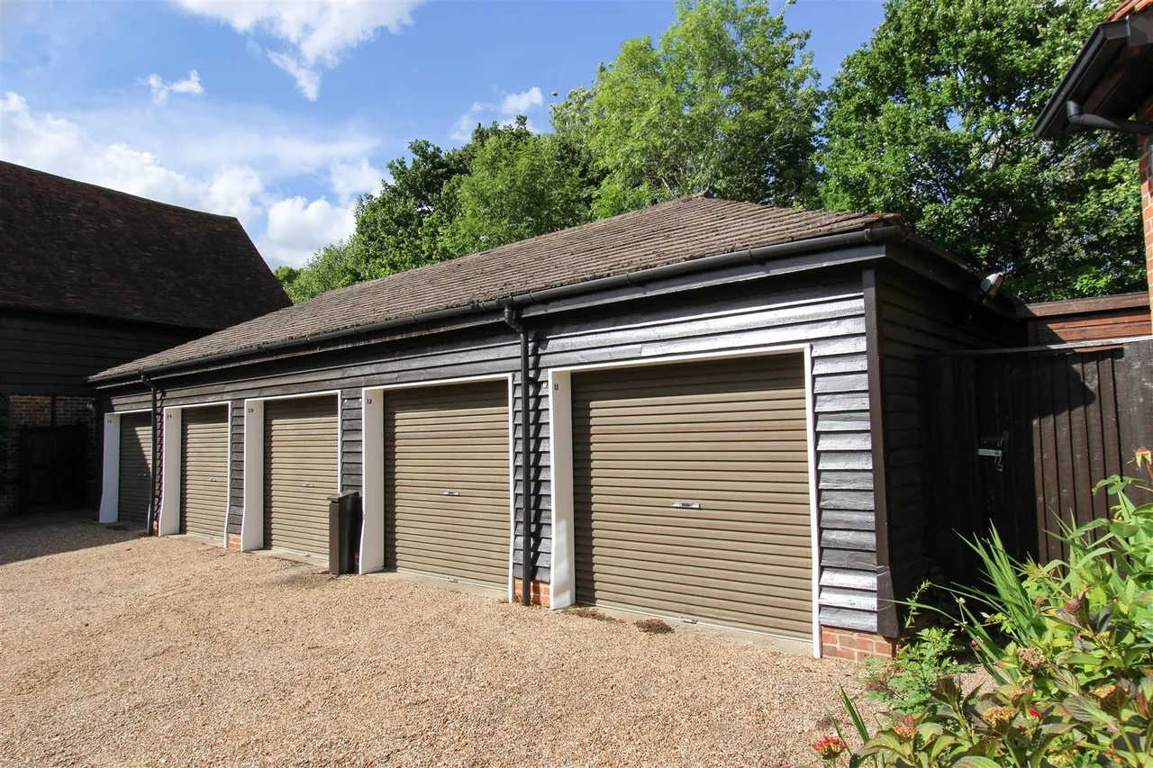 Church Place, Ickenham, UB10 8XB, photo 18
