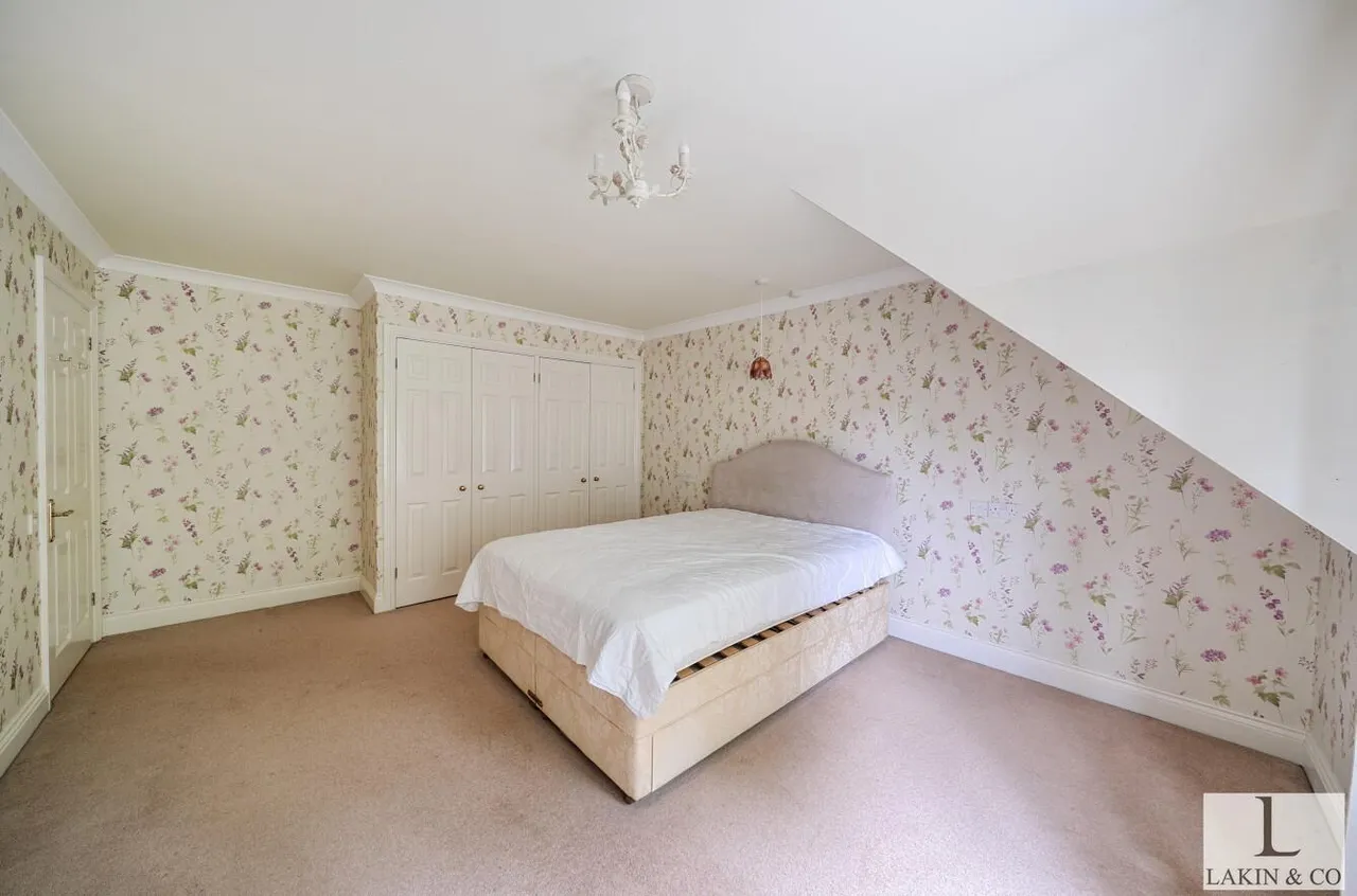 Church Place, Ickenham, UB10 8XB, photo 10