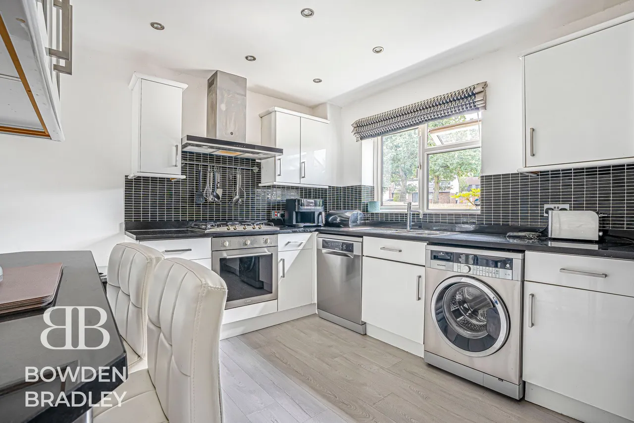 St. Marys Way, Chigwell, IG7, photo 36
