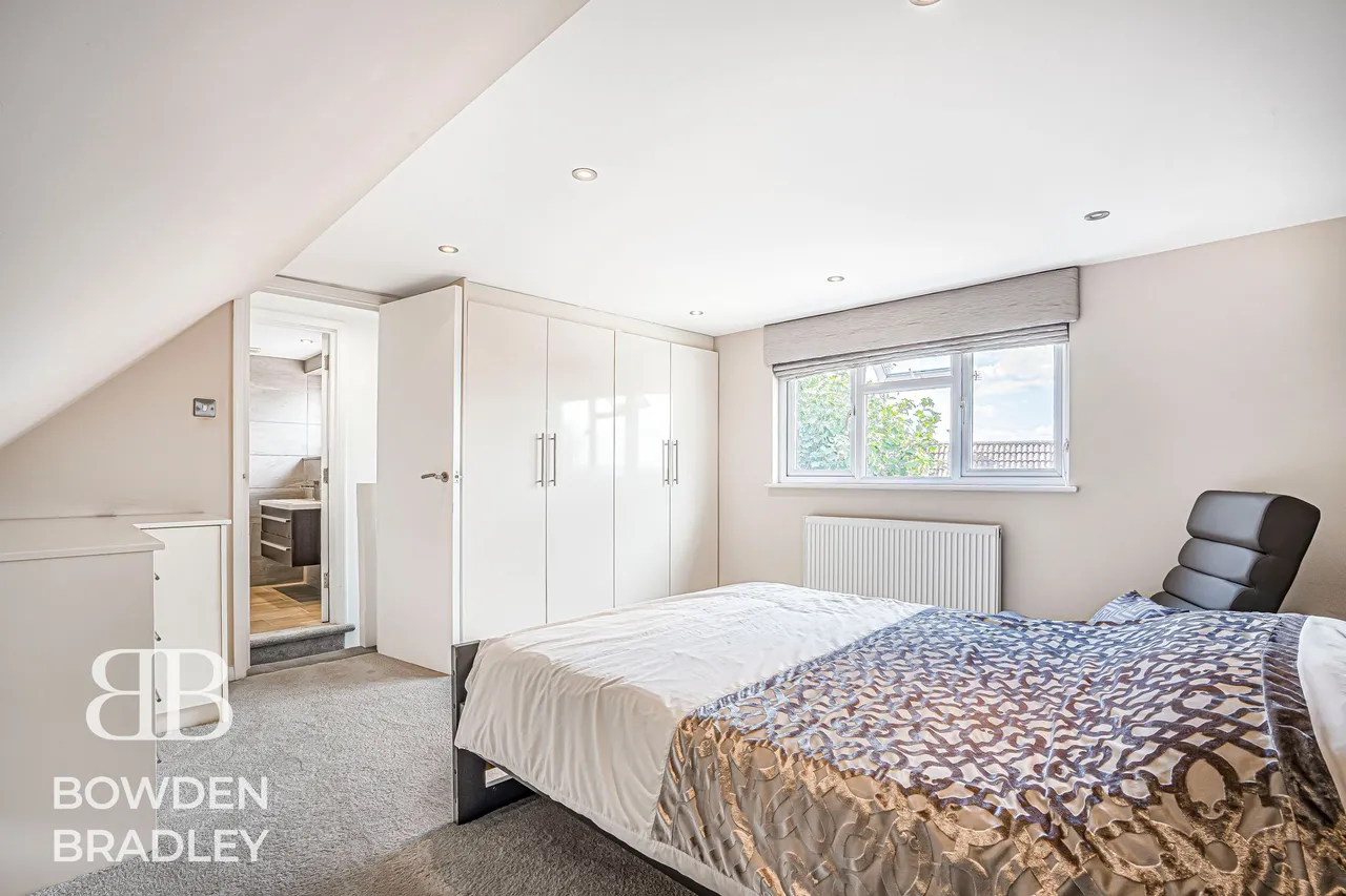 St. Marys Way, Chigwell, IG7, photo 16