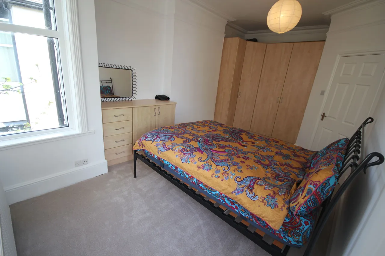 b Devonshire Road, Pinner, photo 5