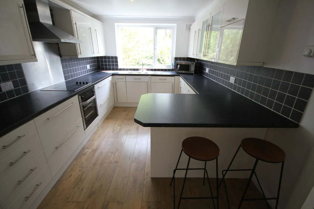 b Devonshire Road, Pinner, photo 2