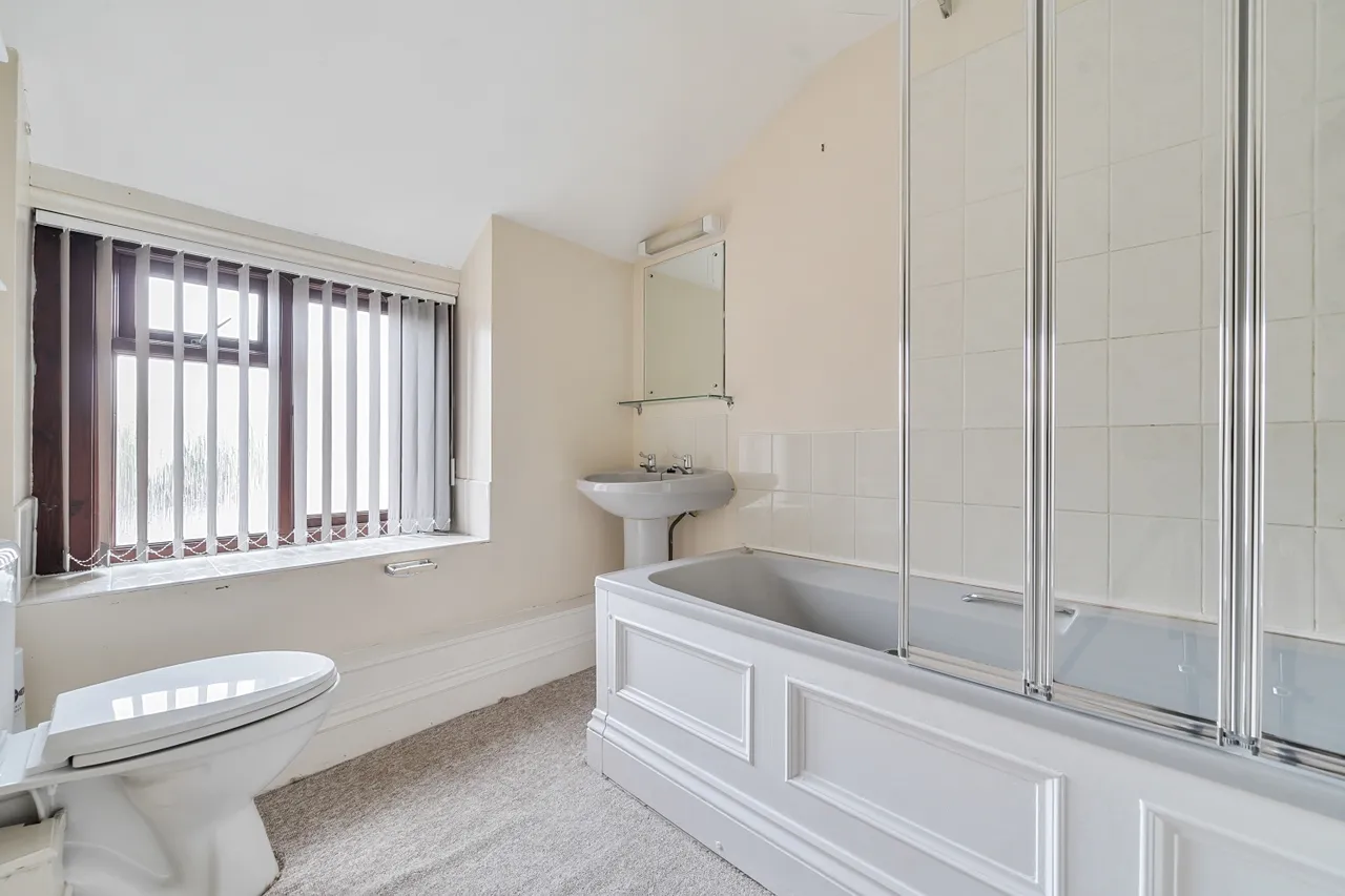 High Street, Henstridge, BA8 0RF, photo 8