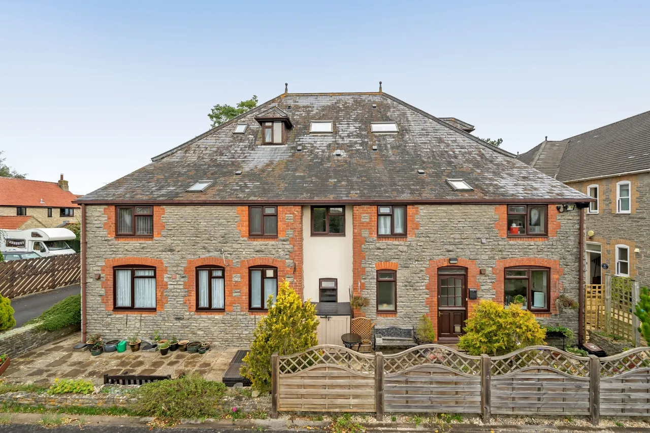 High Street, Henstridge, BA8 0RF, photo 10
