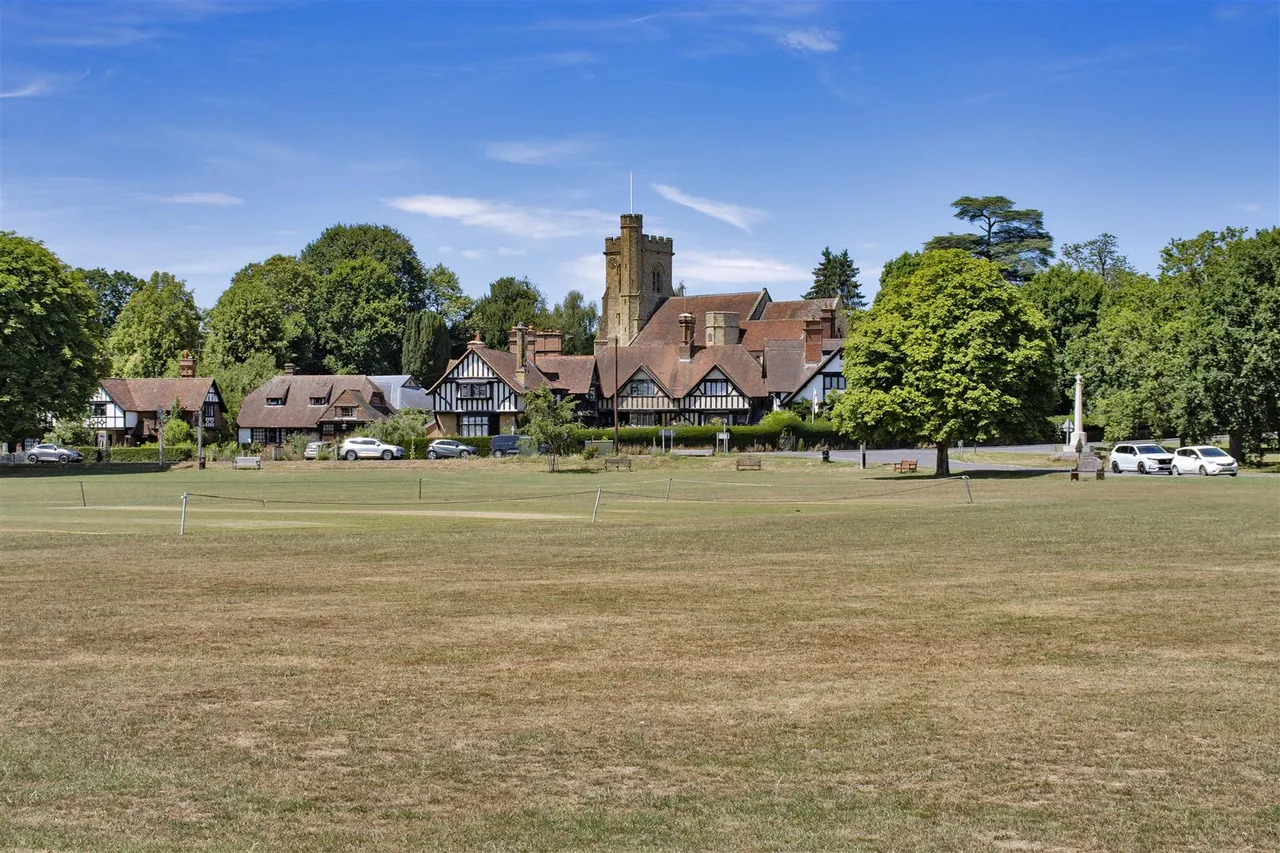 The Green, Leigh, photo 4