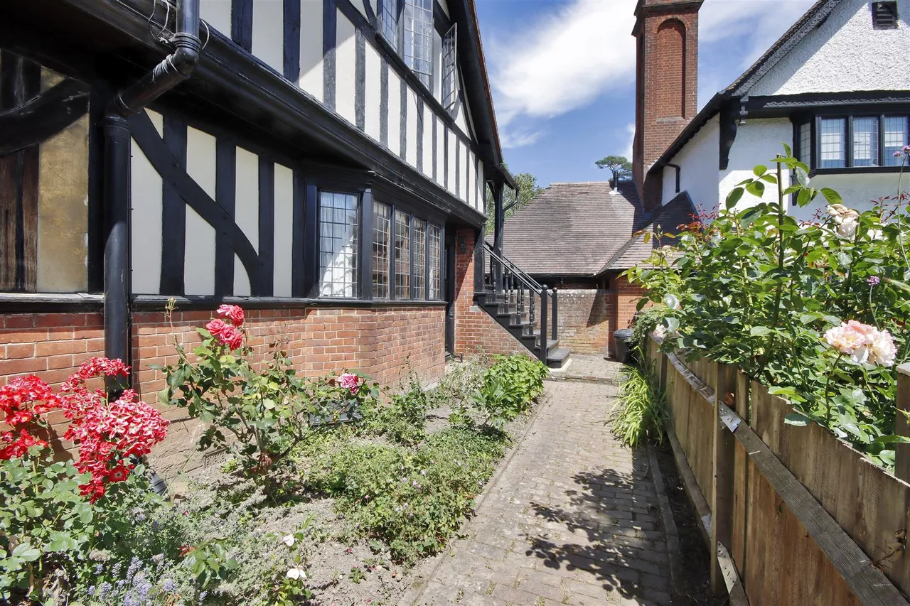 The Green, Leigh, photo 22