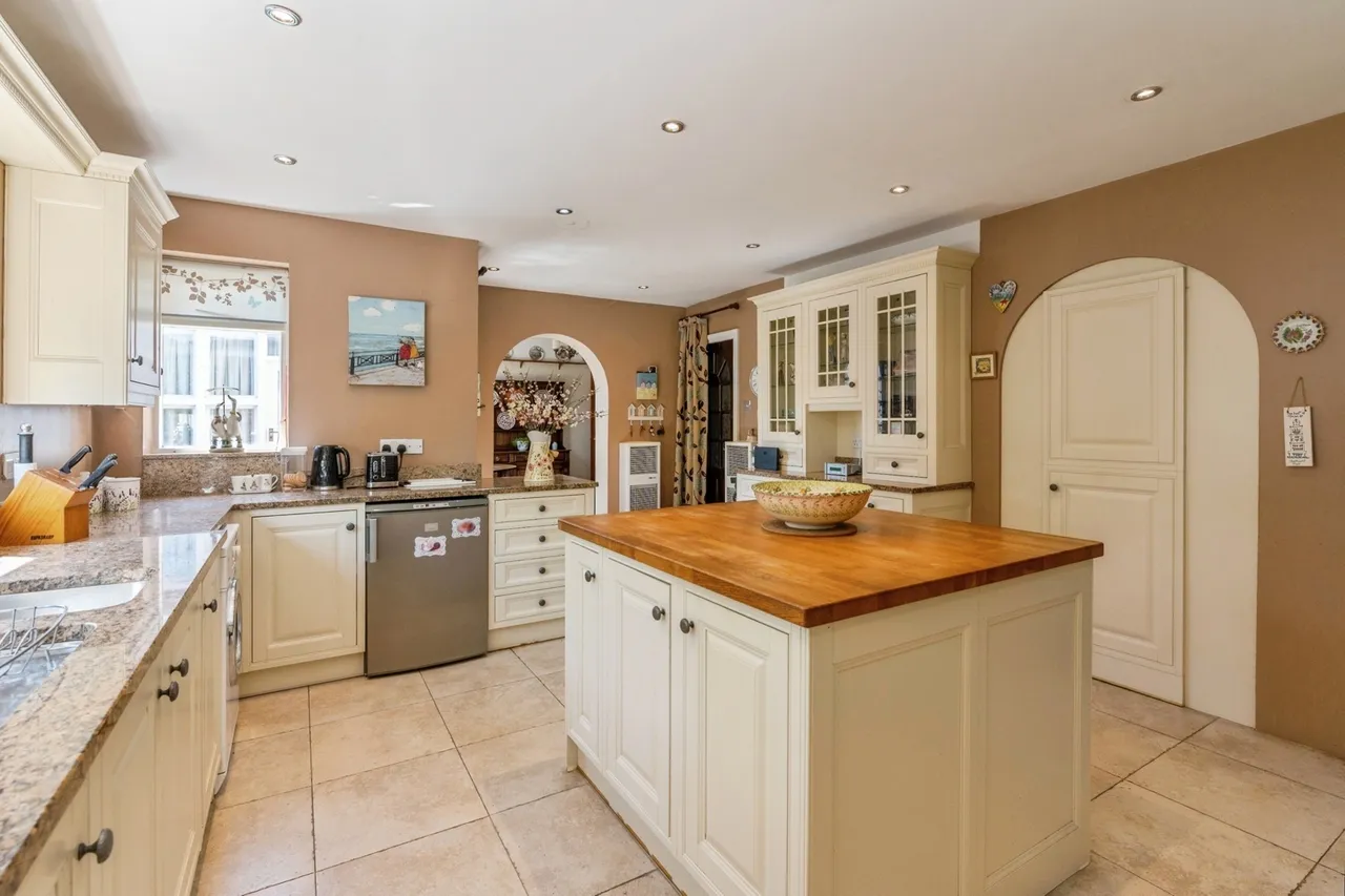 Bradleigh Avenue, Grays, Essex, RM17, photo 9