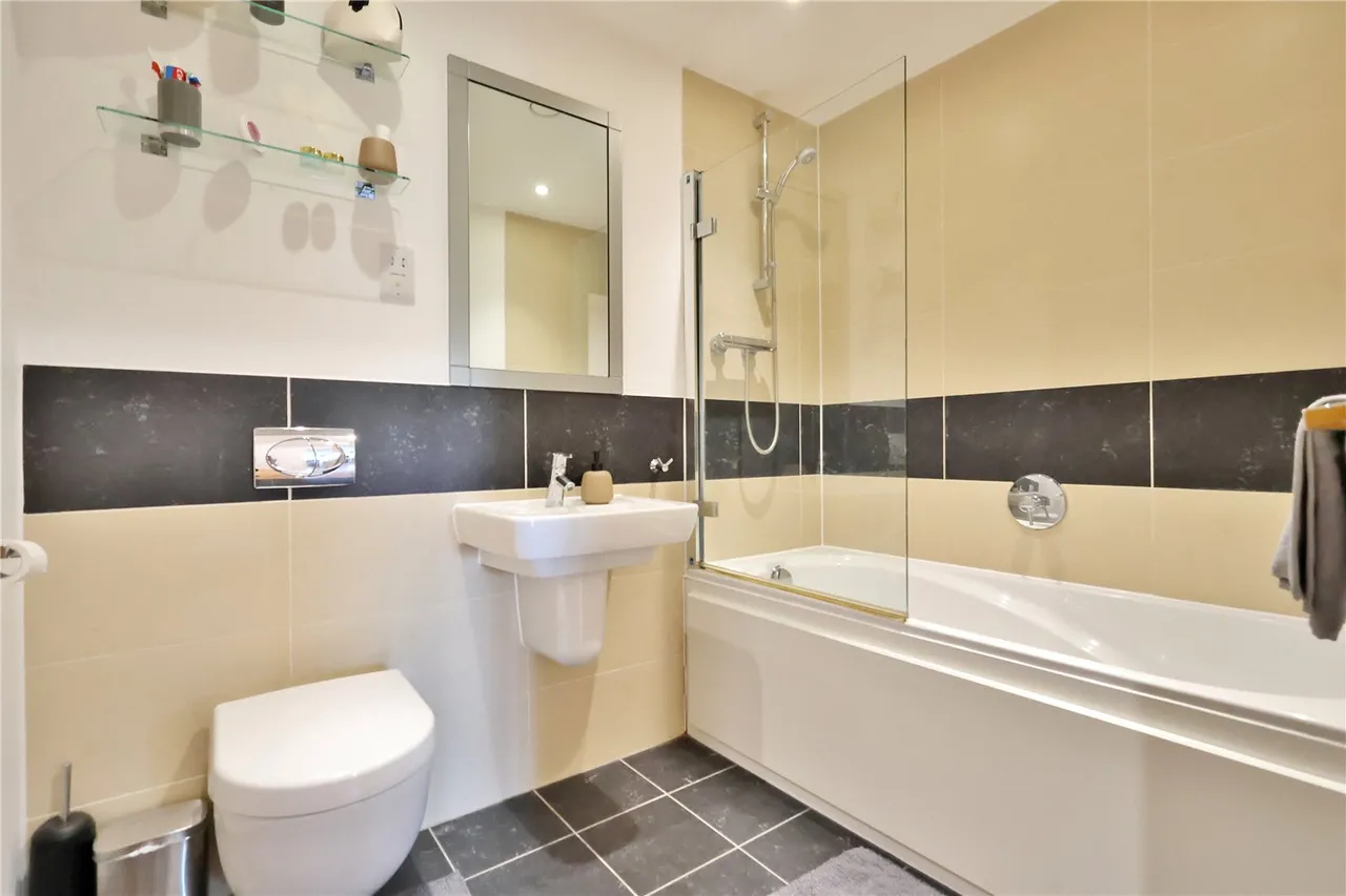 Constitution Hill, Woking, GU22, photo 9