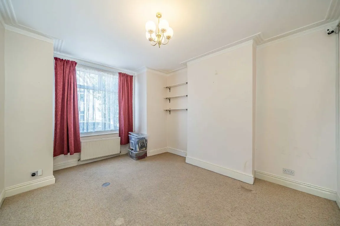 Chertsey Street, SW17, photo 6