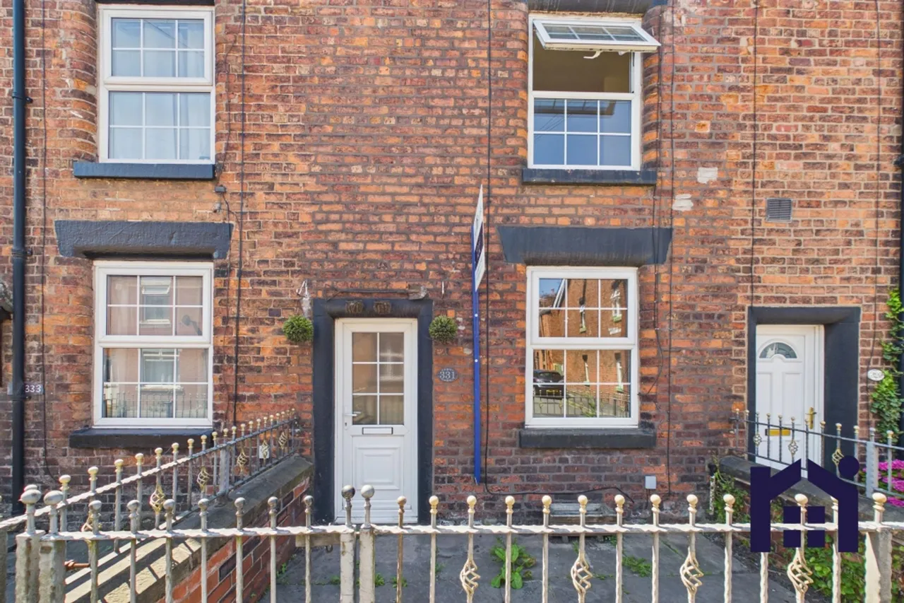 2 bed house to rent — The Green, Eccleston, Chorley, PR7 5TJ