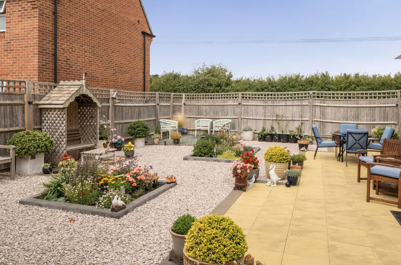 Toop Gardens, Aldingbourne, PO20, photo 17