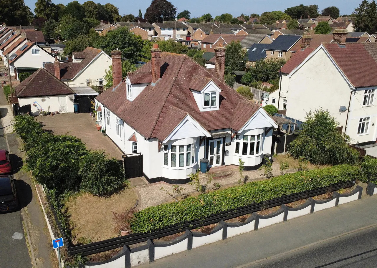 5 bed house for sale — Swan Street, Sible Hedingham, Halstead, Essex CO9 3HP