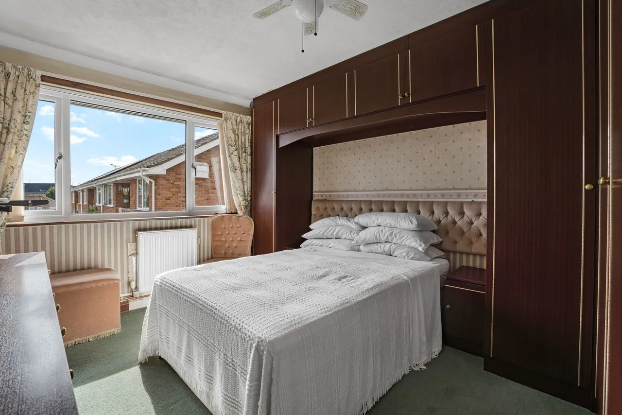 Two Hedges Road, Bishops Cleeve, GL52, photo 7