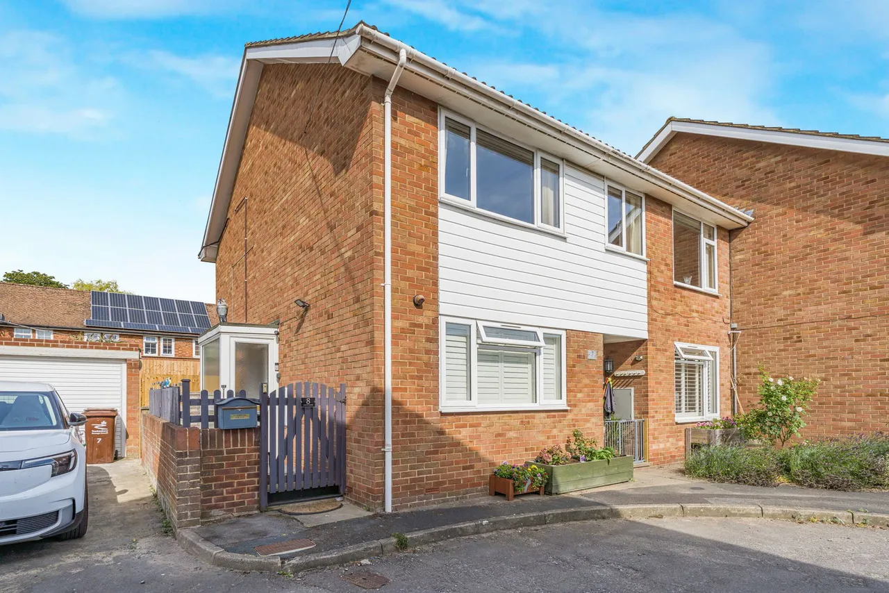 Two Hedges Road, Bishops Cleeve, GL52, photo 13