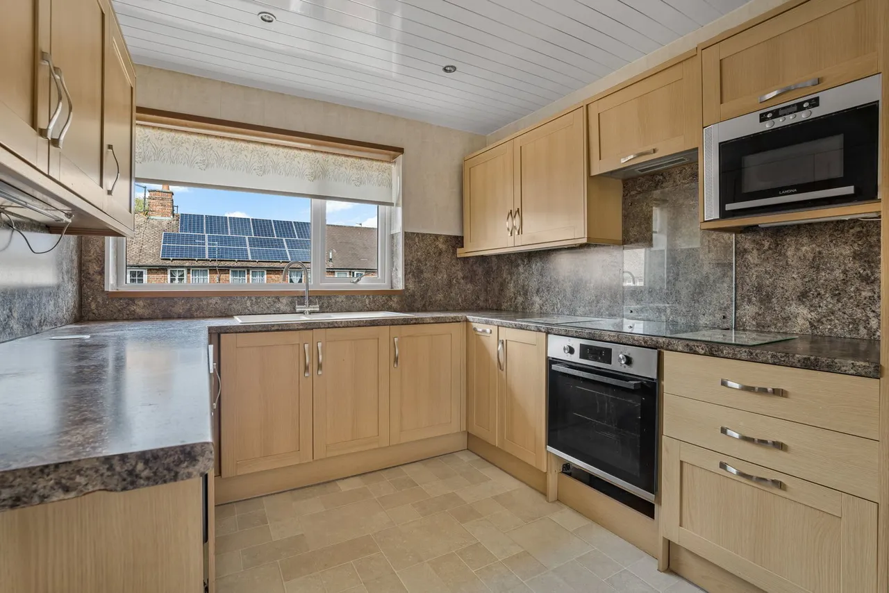 Two Hedges Road, Bishops Cleeve, GL52, photo 2