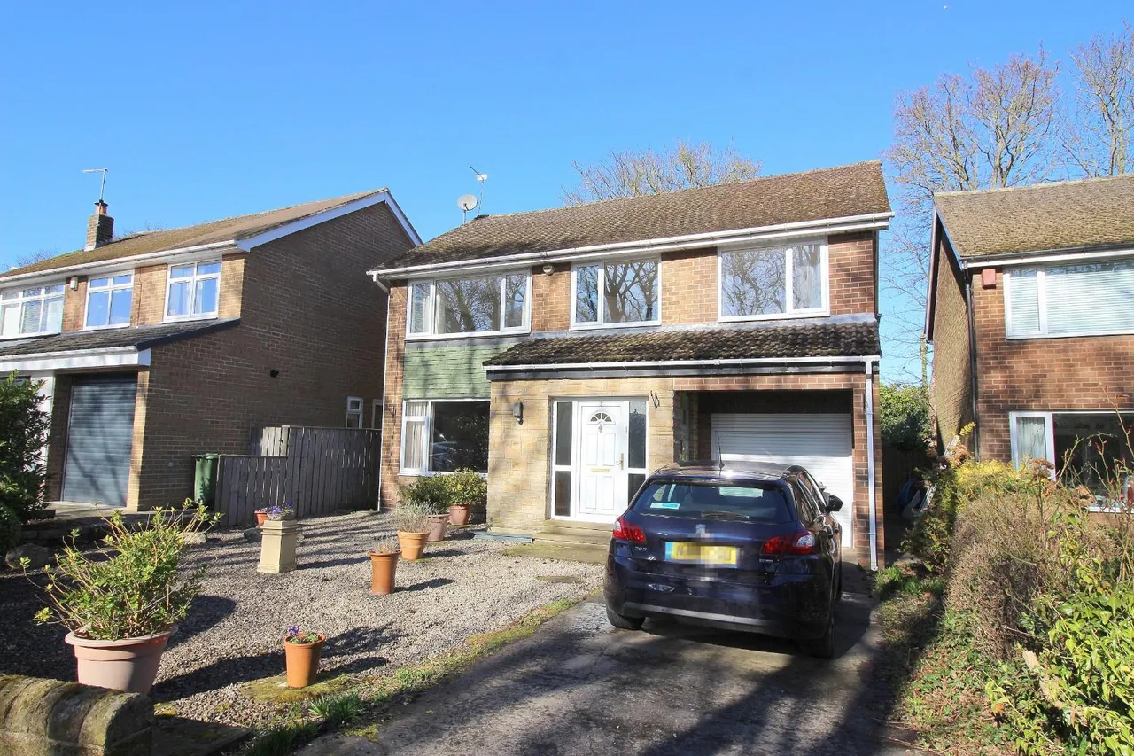 4 bed house for sale, Sycamore Grove, Springwell, NE9