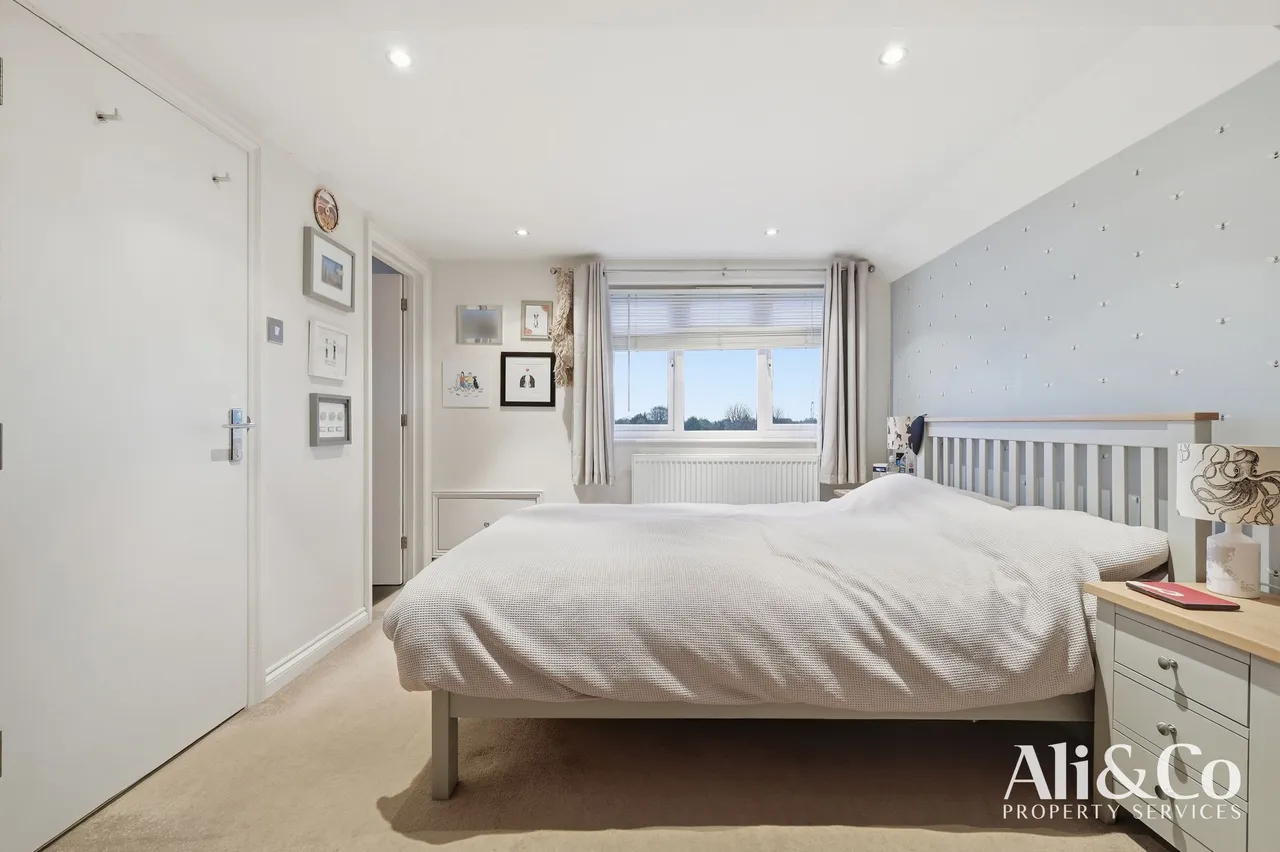 Lodge Lane, Grays, Essex, RM16 2YP, photo 20
