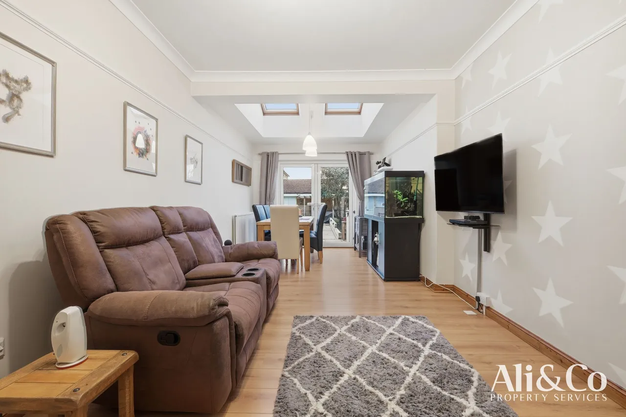 Lodge Lane, Grays, Essex, RM16 2YP, photo 13
