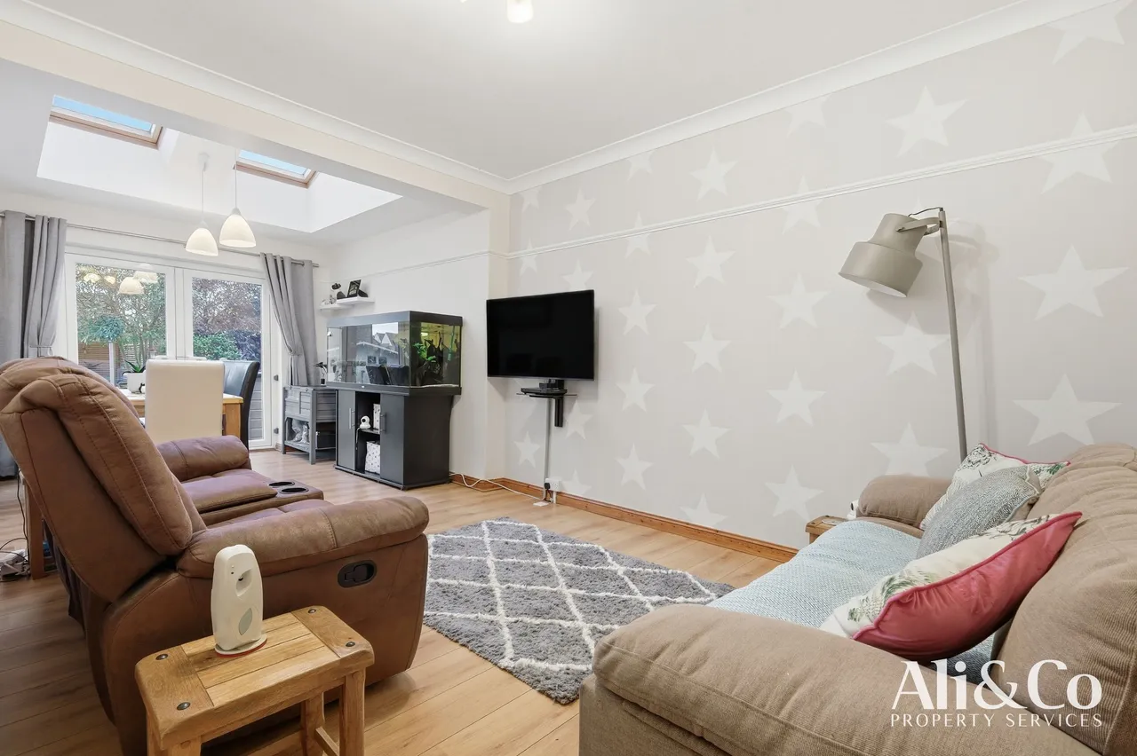 Lodge Lane, Grays, Essex, RM16 2YP, photo 12