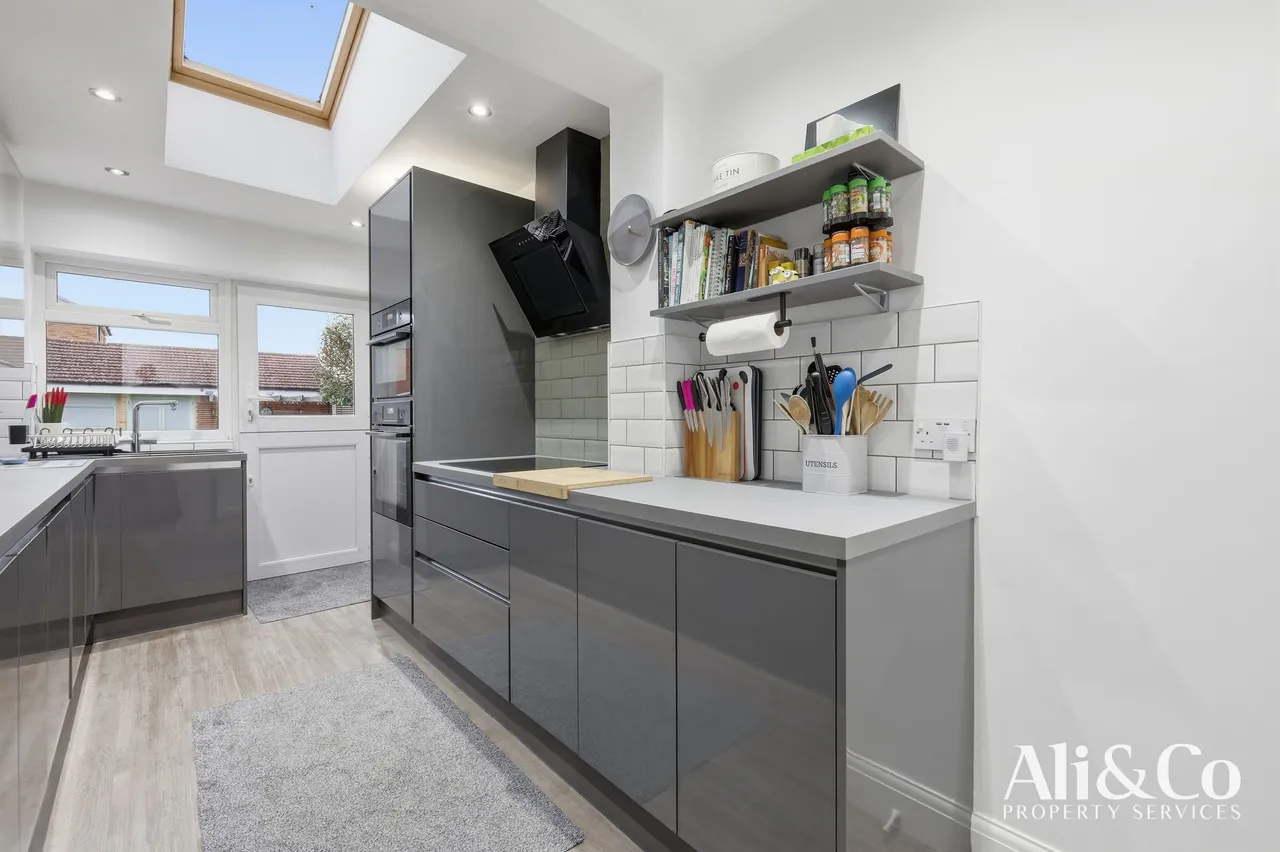 Lodge Lane, Grays, Essex, RM16 2YP, photo 9