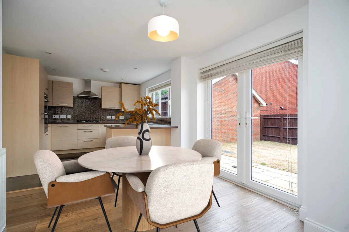 Littlestone Gate, Broughton, MK10, photo 8