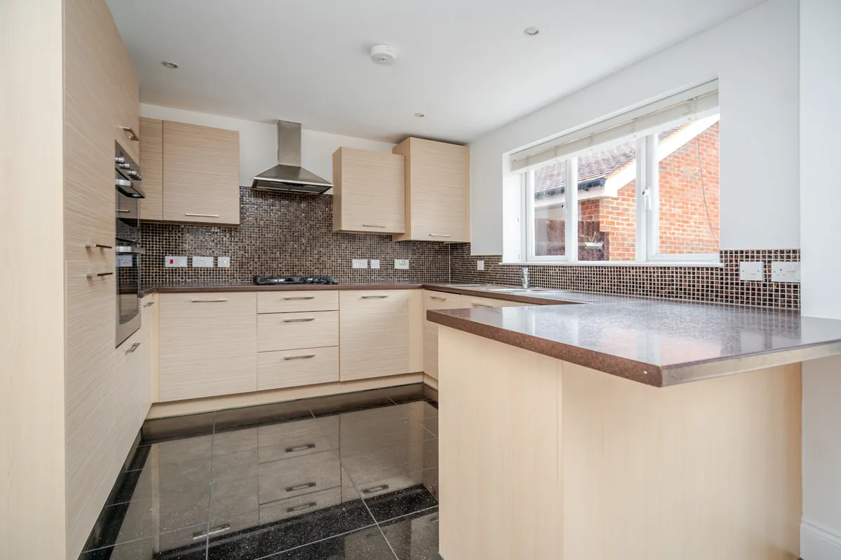 Littlestone Gate, Broughton, MK10, photo 7