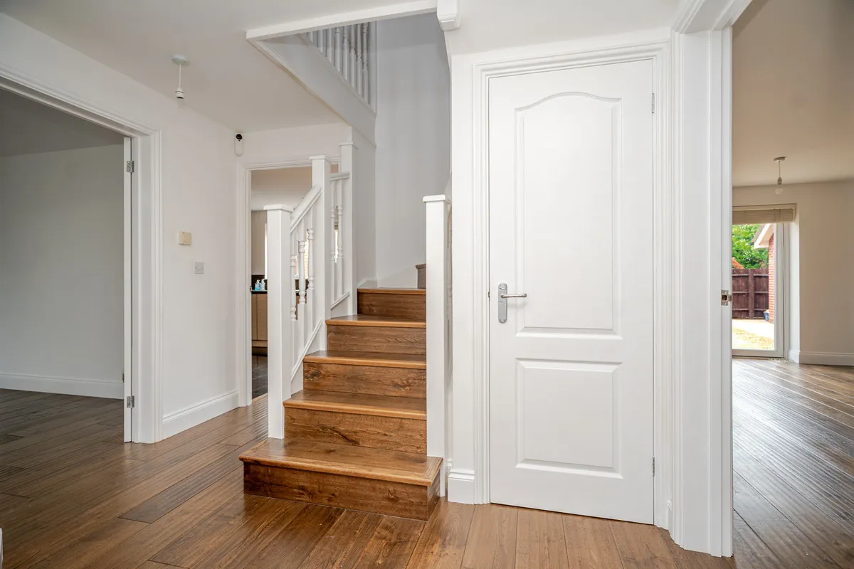 Littlestone Gate, Broughton, MK10, photo 2