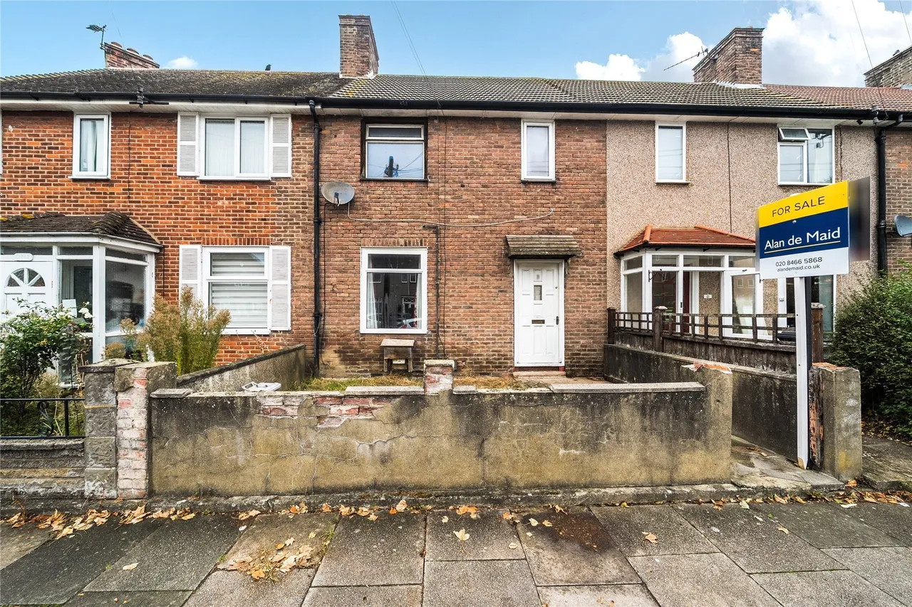 4 bed house for sale, Downham Way, Bromley, BR1