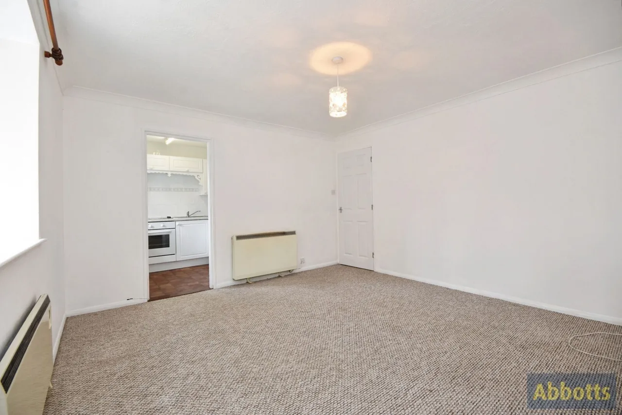 Hilltop Close, Rayleigh, Essex, SS6, photo 5
