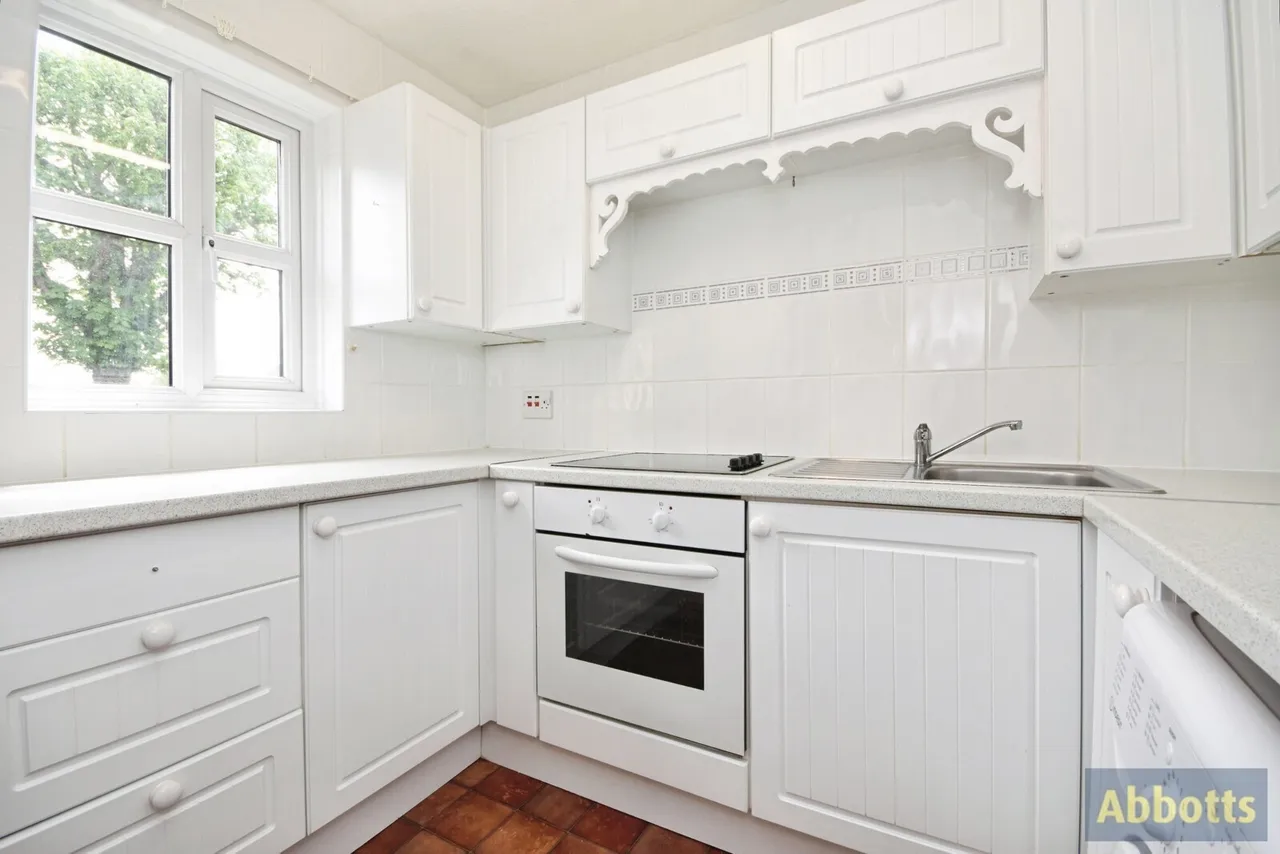 Hilltop Close, Rayleigh, Essex, SS6, photo 7