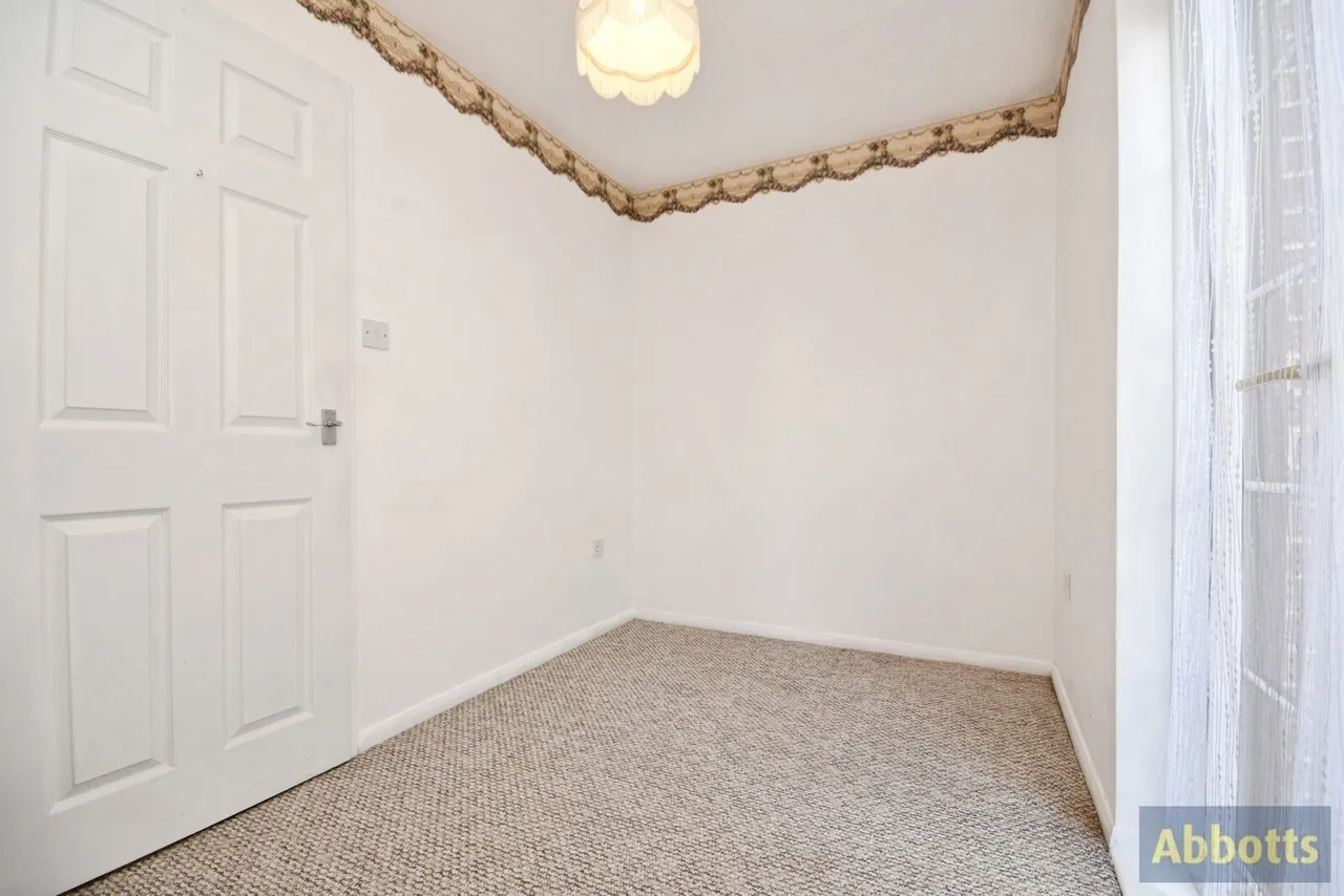 Hilltop Close, Rayleigh, Essex, SS6, photo 13