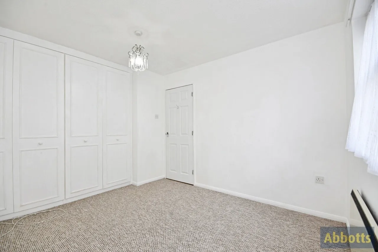 Hilltop Close, Rayleigh, Essex, SS6, photo 11
