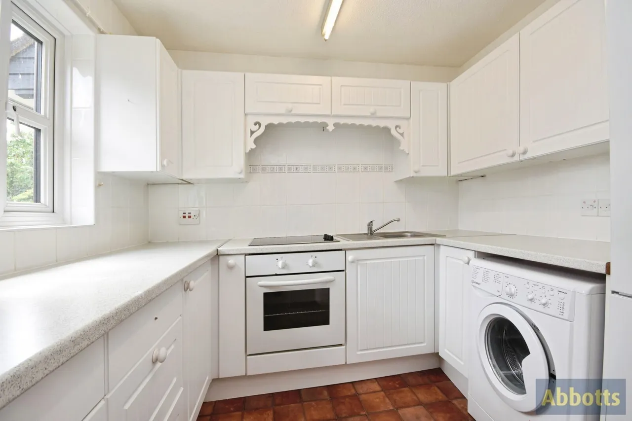 Hilltop Close, Rayleigh, Essex, SS6, photo 6