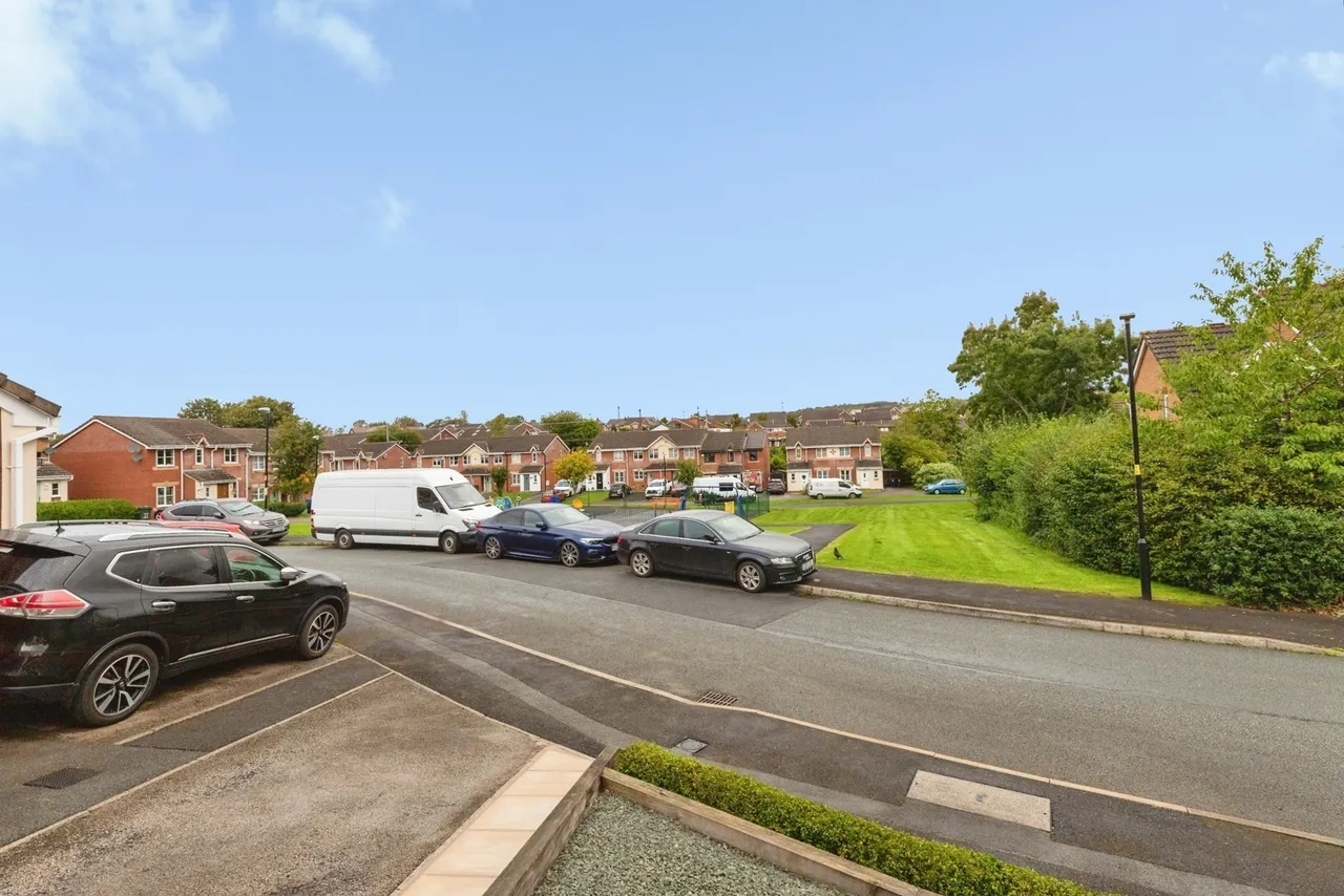 Redwood Drive, Chorley, PR7, photo 14