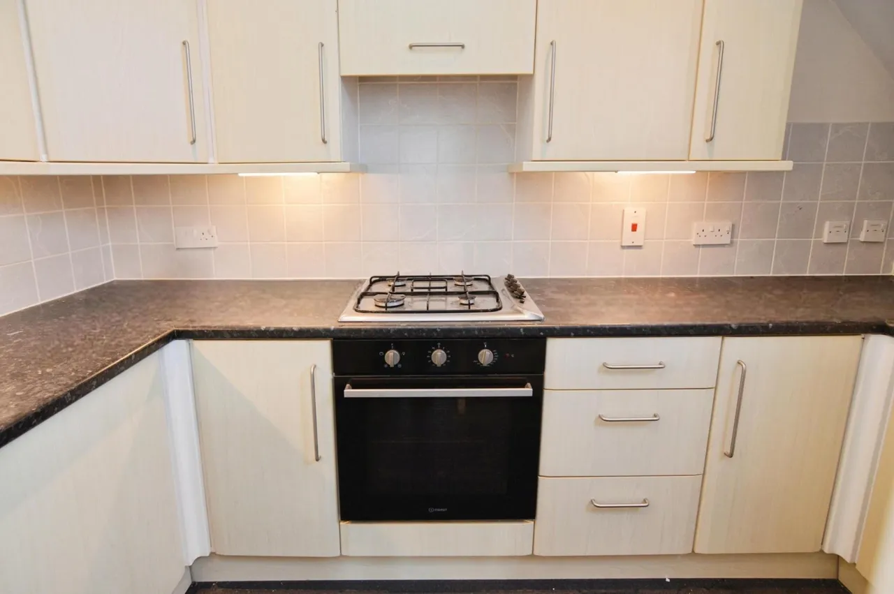 Heatherley Road, Camberley, GU15, photo 6