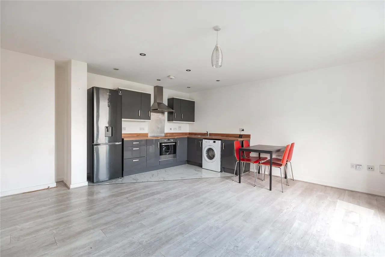1 bed flat for sale, Minter Road, Barking, IG11