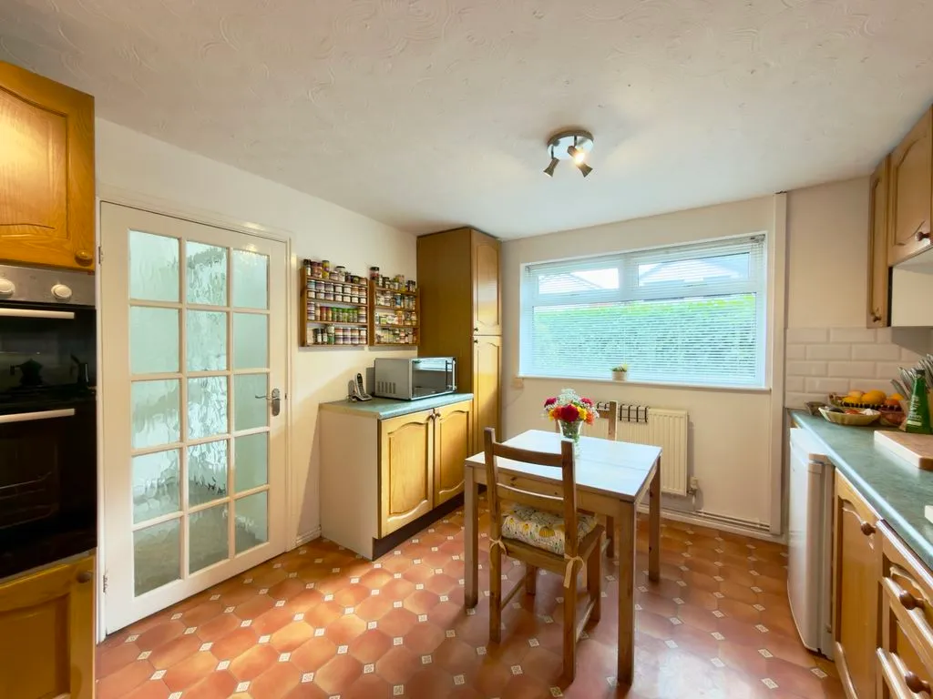 For SaleCarrington Road, Adlington, photo 7