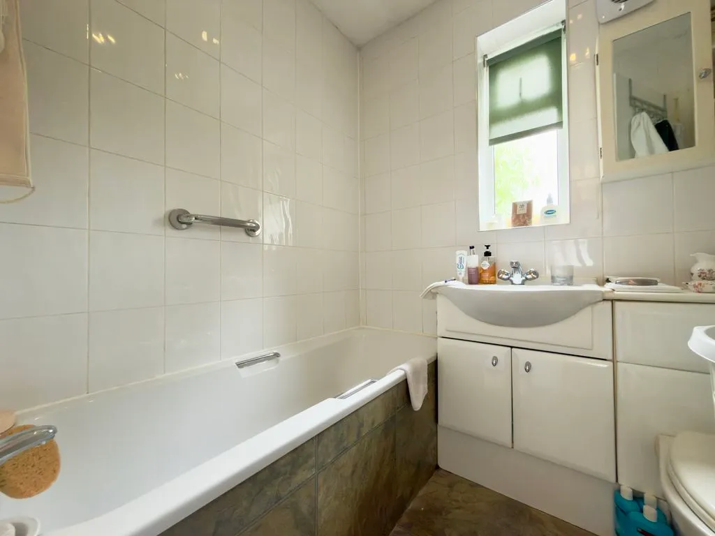 For SaleCarrington Road, Adlington, photo 15